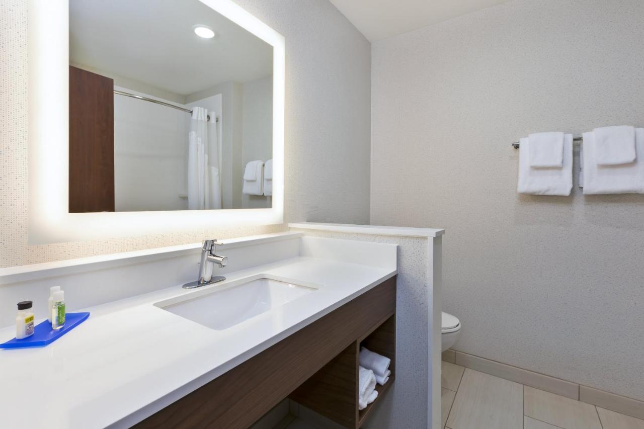 Holiday Inn Express & Suites - Painesville - Concord By Ihg Eksteriør billede