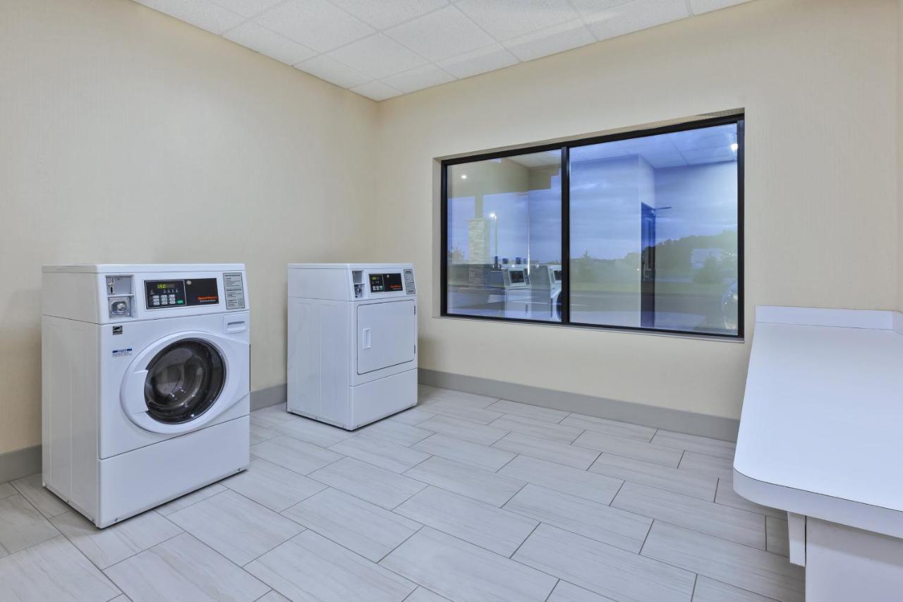 Holiday Inn Express & Suites - Painesville - Concord By Ihg Eksteriør billede